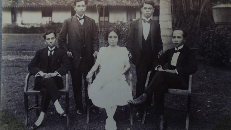 Marie Thomas: Perempuan Pertama yang Menembus Pintu STOVIA
